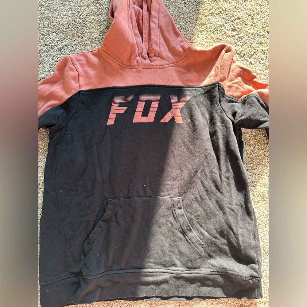 Fox racing women’s sweatshirt.